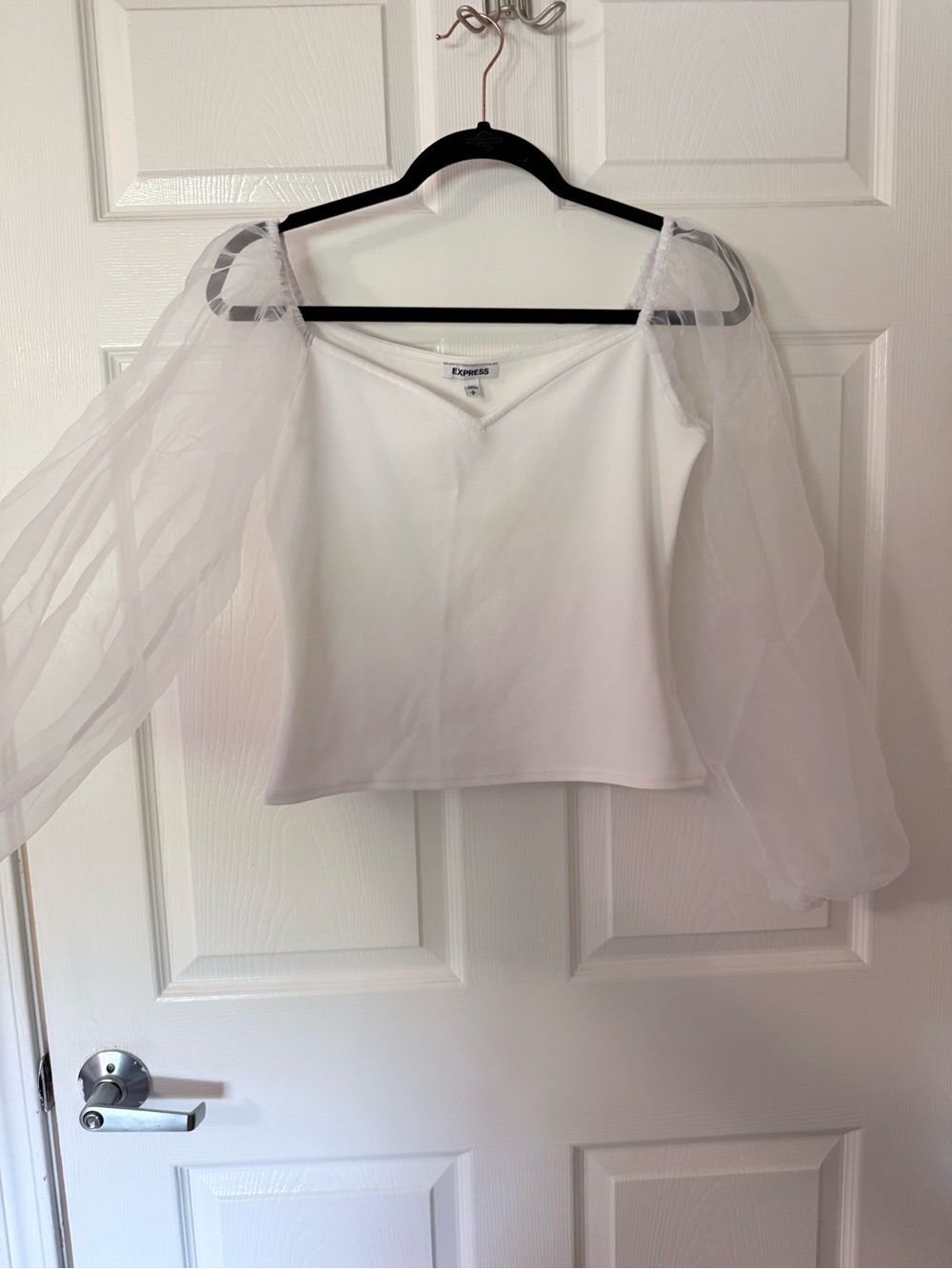 Express White V-Neck Puff-Sleeve Crop Top